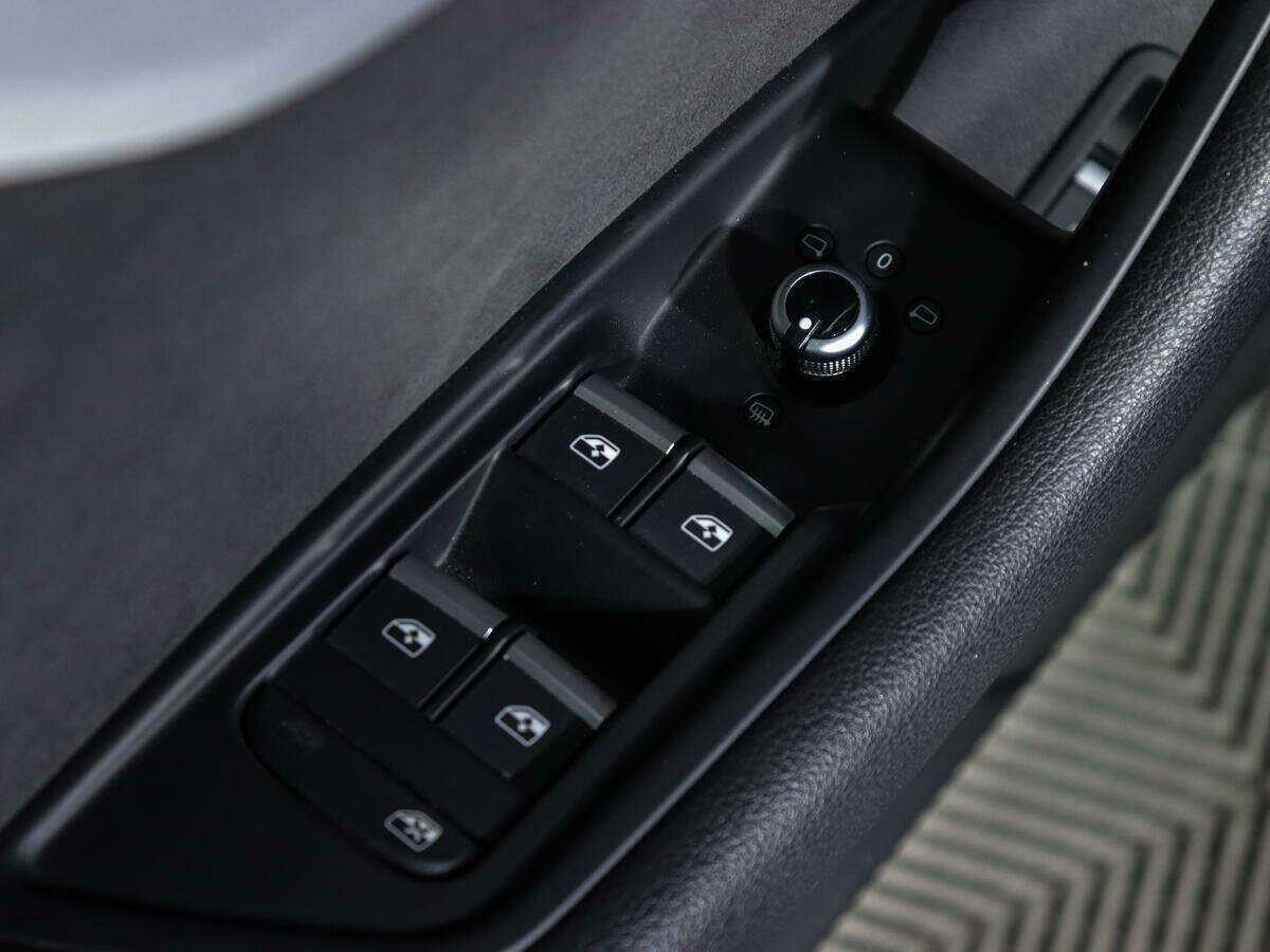 Купить Audi A4 с пробегом. Фото: #14