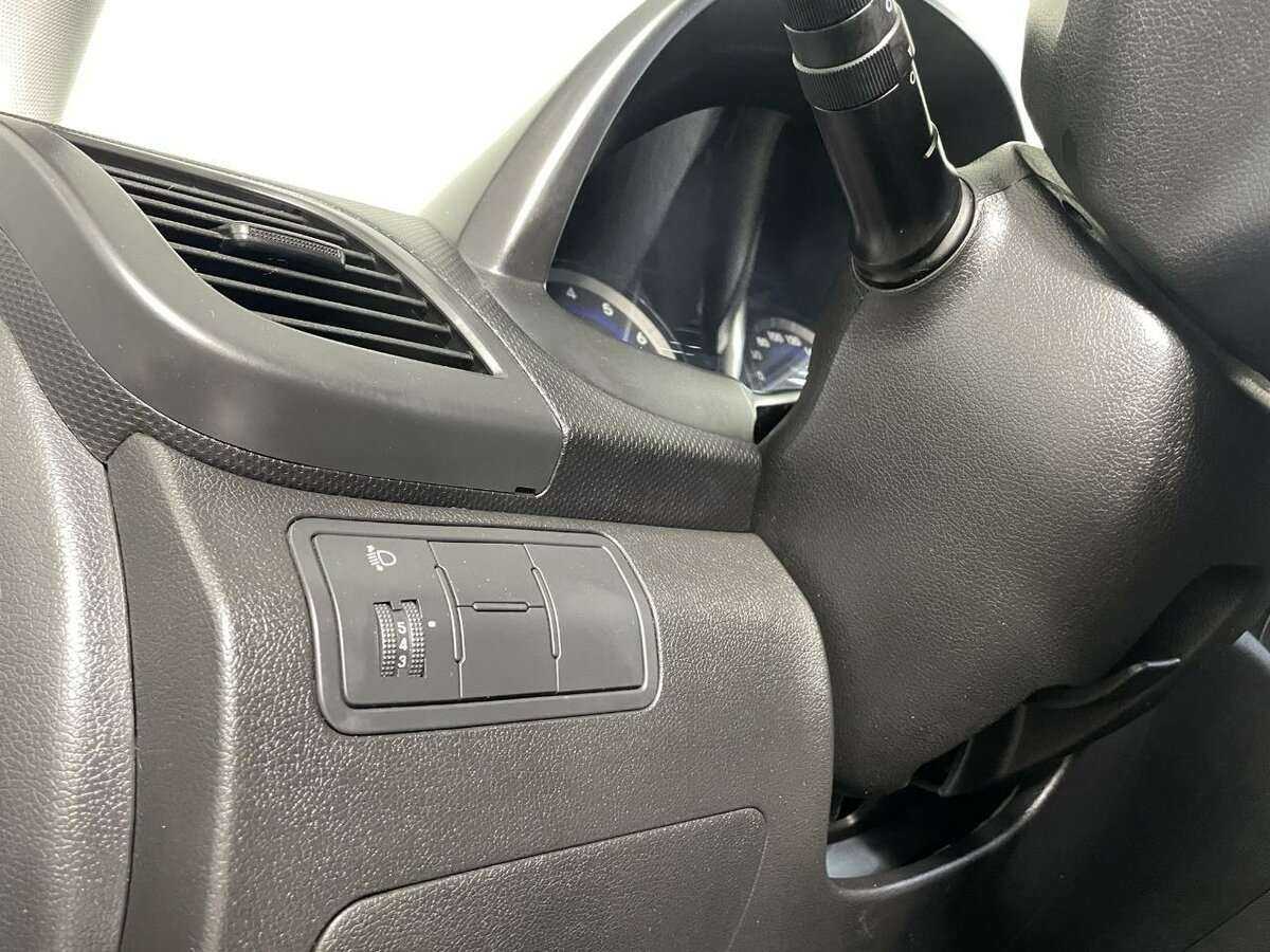 Купить Hyundai Solaris с пробегом. Фото: #8