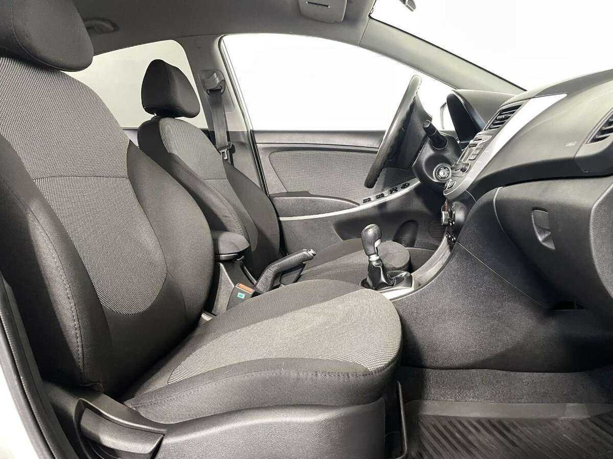 Купить Hyundai Solaris с пробегом. Фото: #13