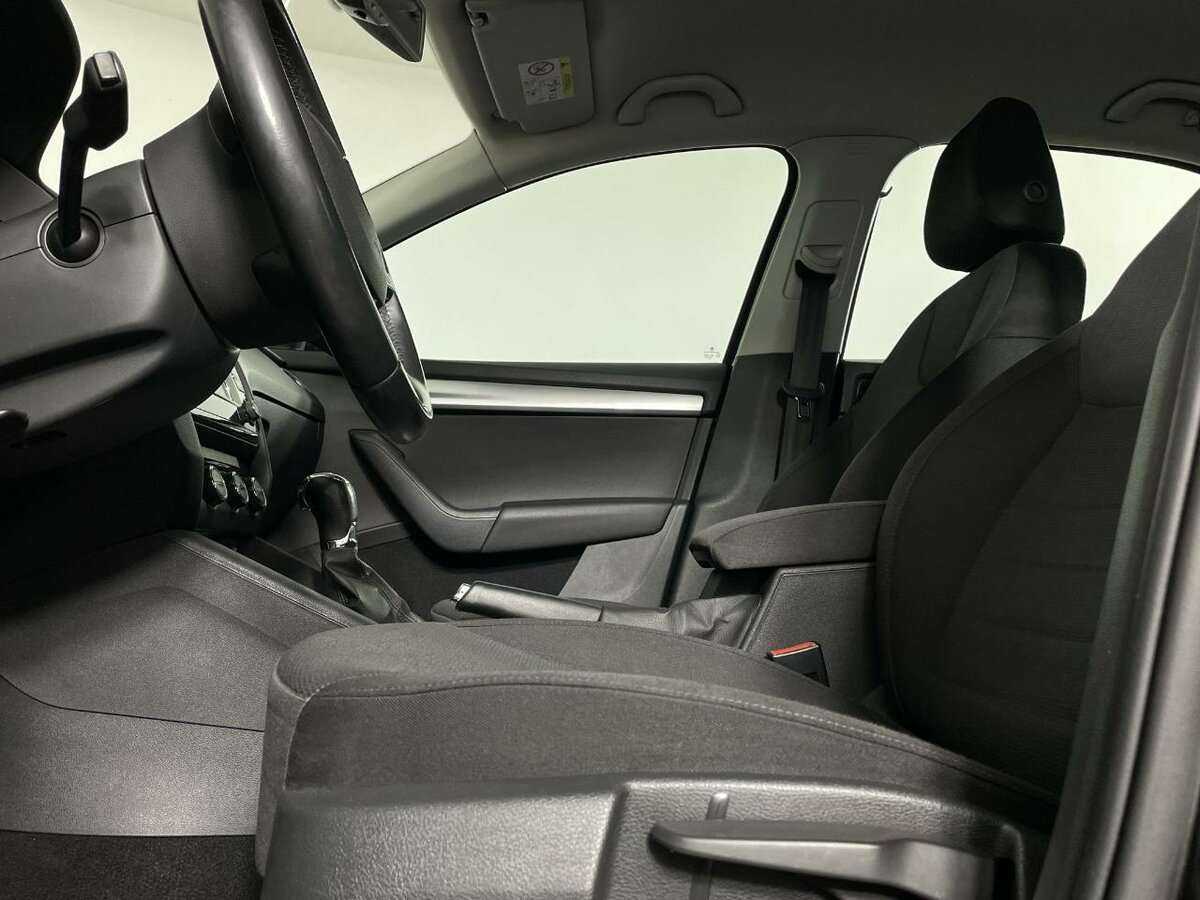 Купить Skoda Octavia с пробегом. Фото: #9