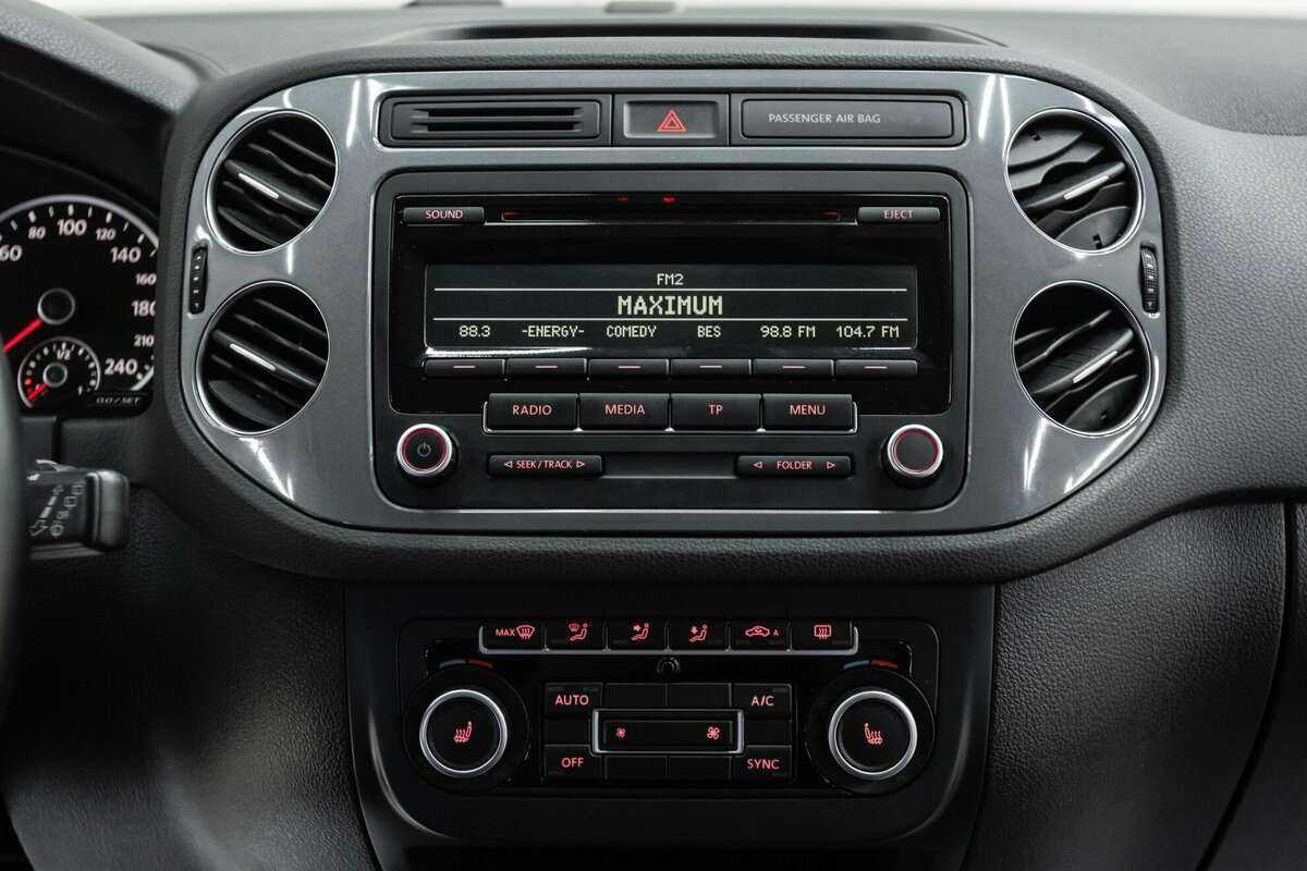 Купить Volkswagen Tiguan с пробегом. Фото: #11