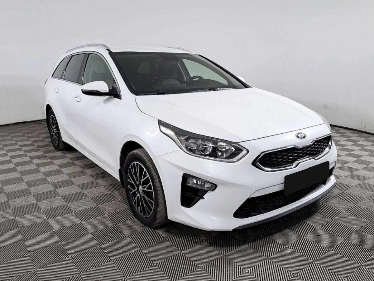Купить Kia Ceed с пробегом. Фото: #2