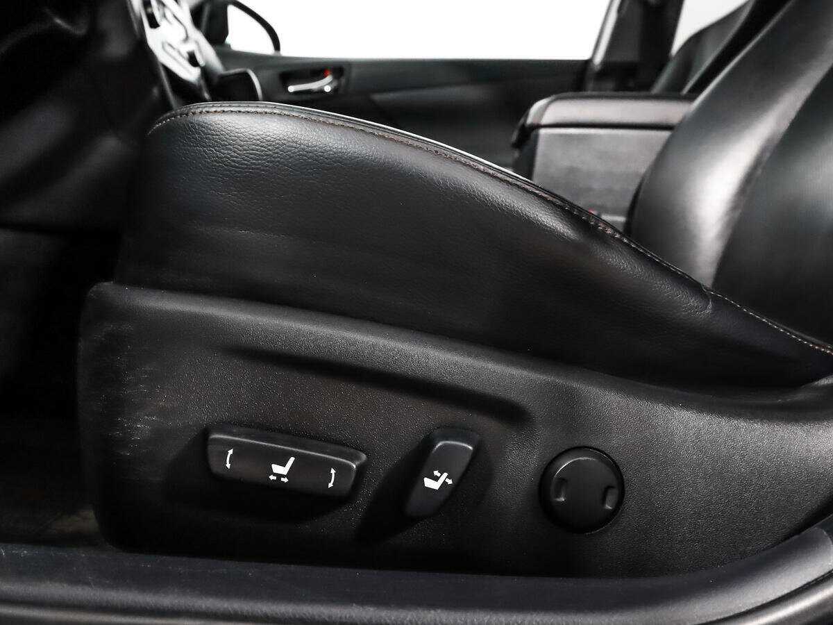 Купить Toyota Camry с пробегом. Фото: #9