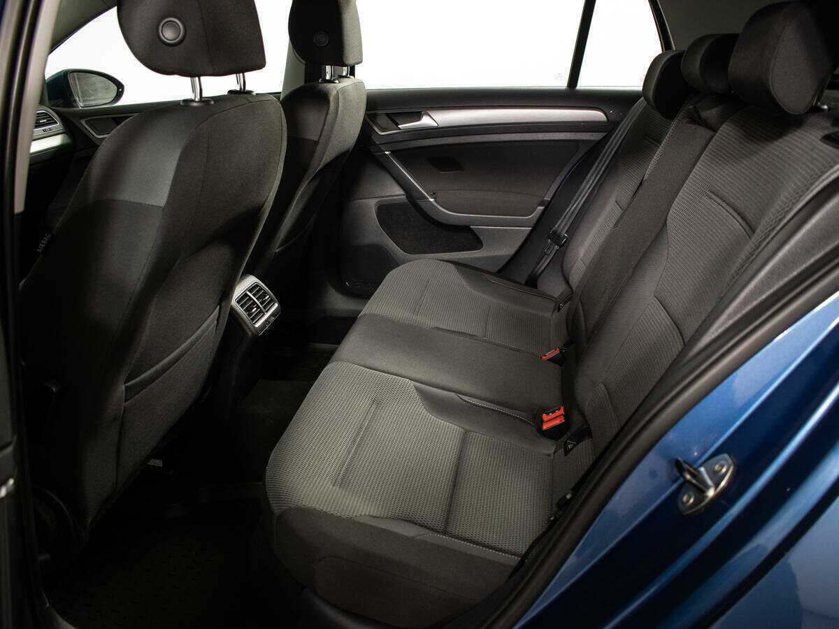 Купить Volkswagen Golf с пробегом. Фото: #9