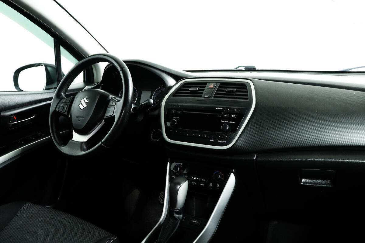 Купить Suzuki SX4 с пробегом. Фото: #8