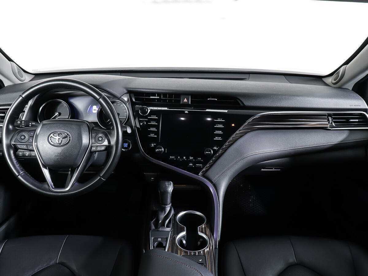 Купить Toyota Camry с пробегом. Фото: #11