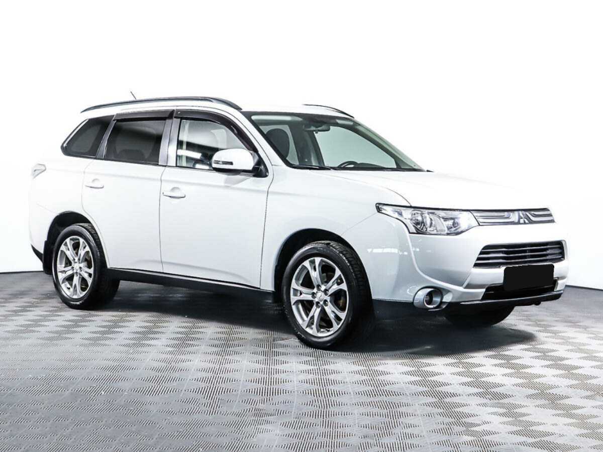 Купить Mitsubishi Outlander с пробегом. Фото: #2