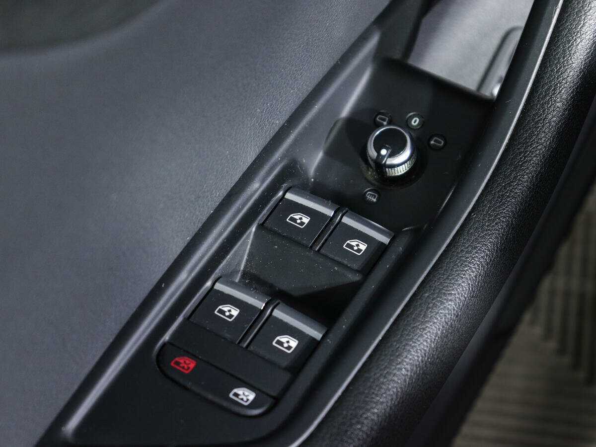 Купить Audi A4 с пробегом. Фото: #13