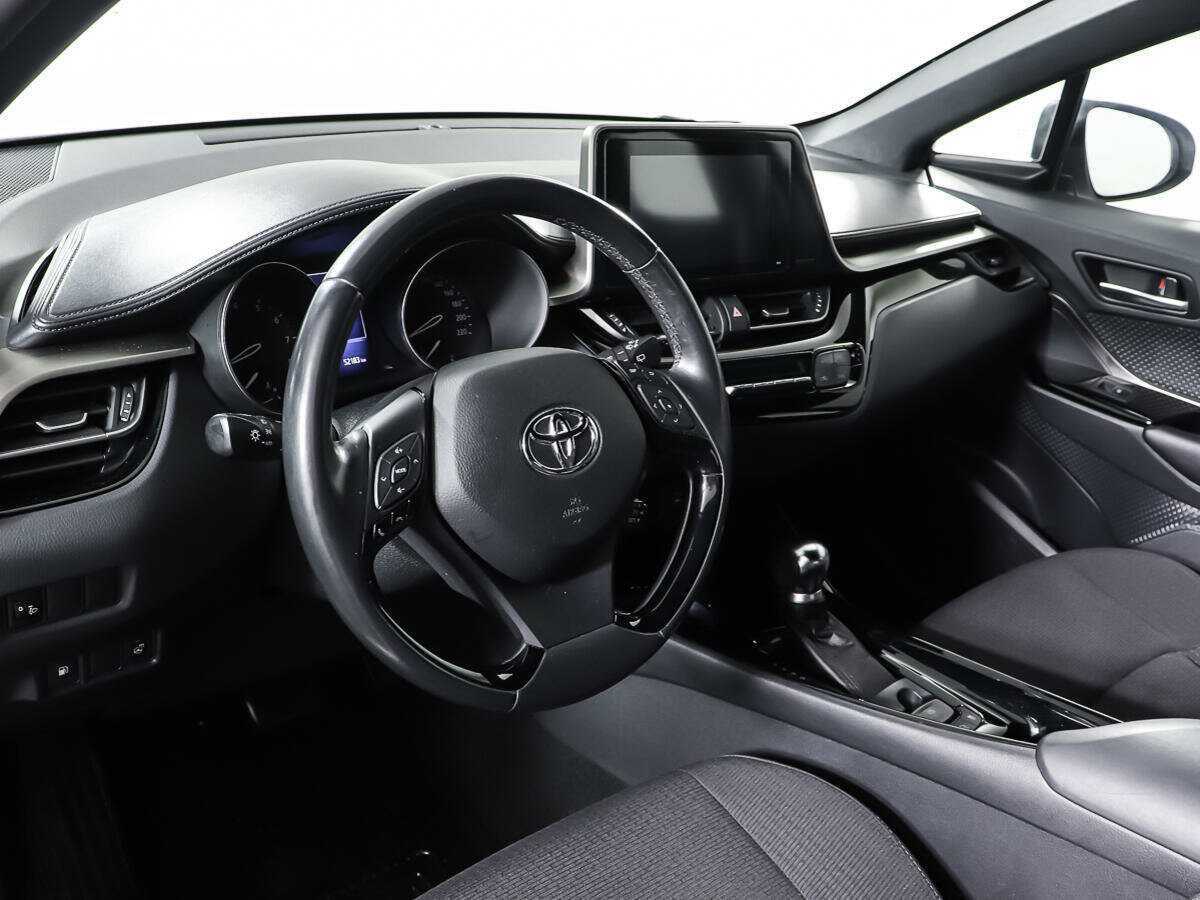 Купить Toyota C-HR с пробегом. Фото: #12