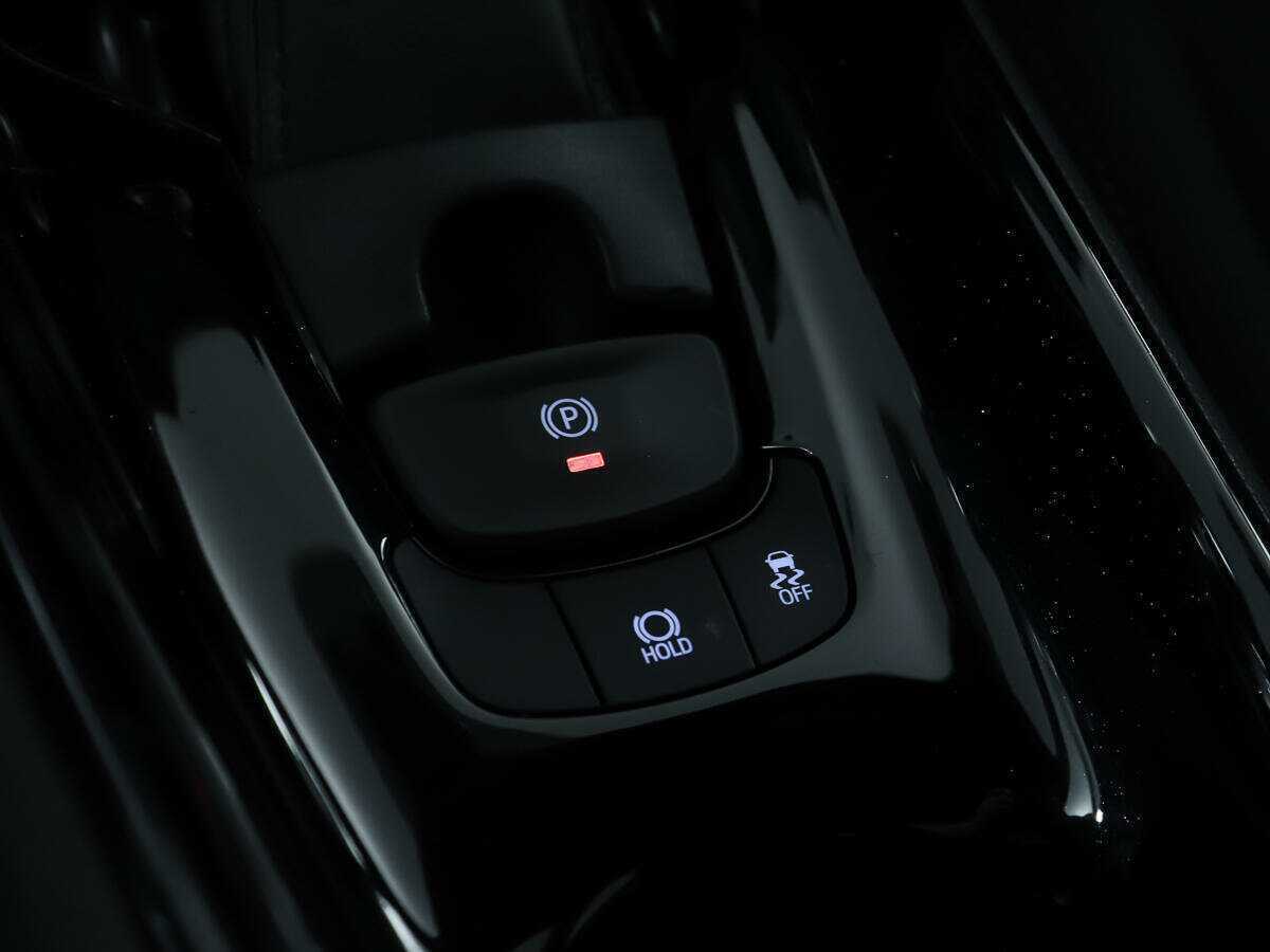 Купить Toyota C-HR с пробегом. Фото: #18