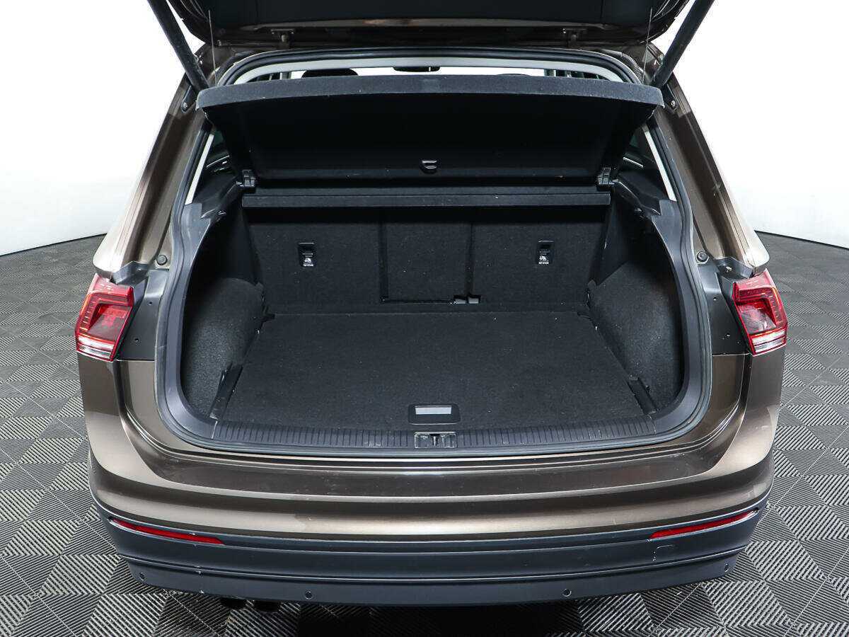 Купить Volkswagen Tiguan с пробегом. Фото: #9
