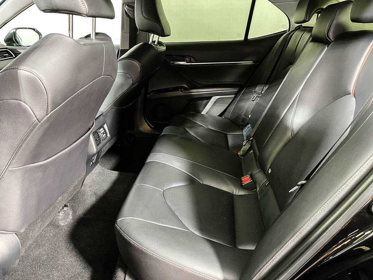 Купить Toyota Camry с пробегом. Фото: #6