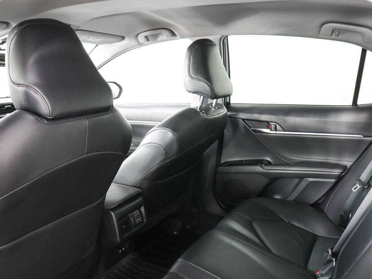 Купить Toyota Camry с пробегом. Фото: #11