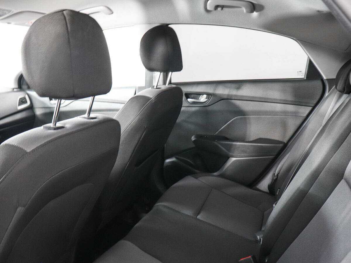 Купить Hyundai Solaris с пробегом. Фото: #11