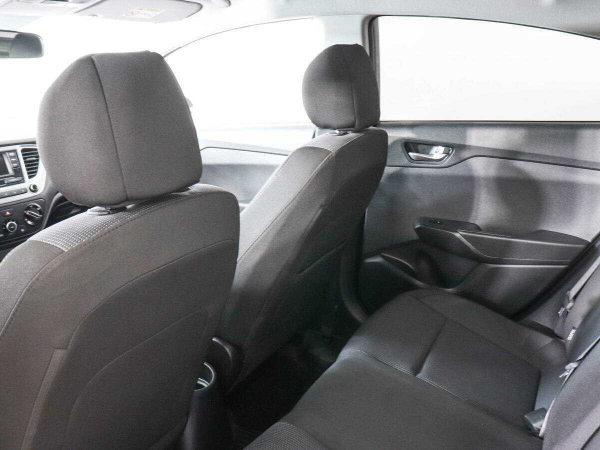 Купить Hyundai Solaris с пробегом. Фото: #11