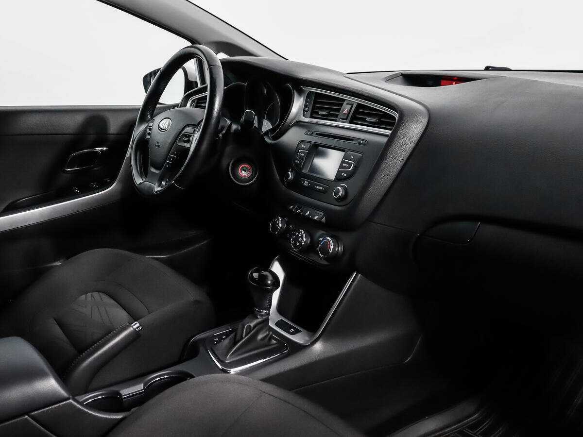 Купить Kia Ceed с пробегом. Фото: #10