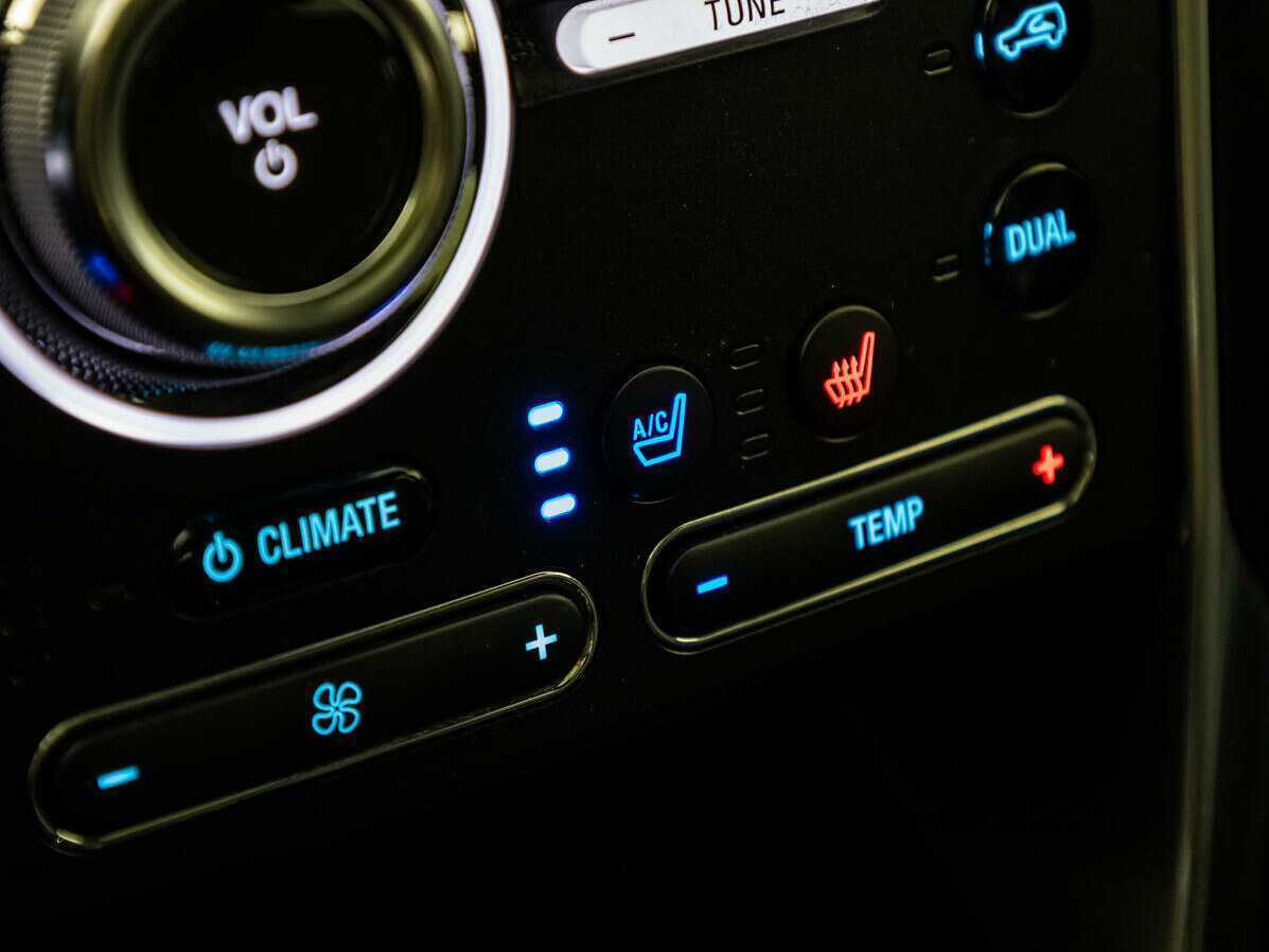 Купить Ford Explorer с пробегом. Фото: #20