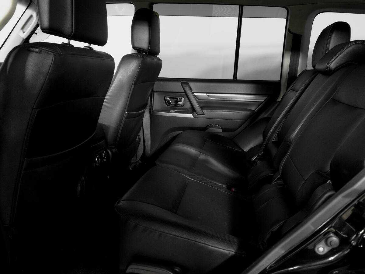 Купить Mitsubishi Pajero с пробегом. Фото: #9