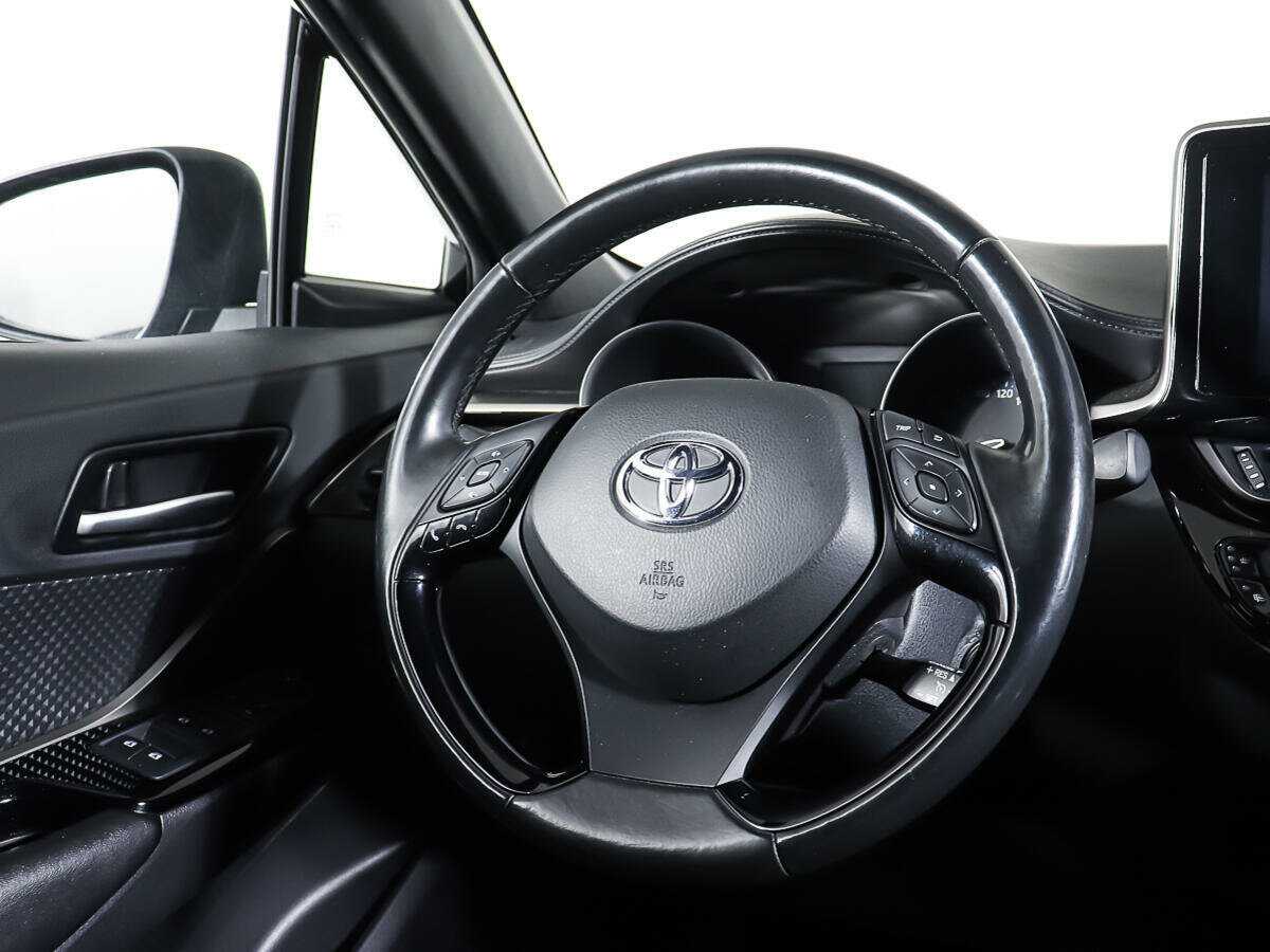 Купить Toyota C-HR с пробегом. Фото: #14