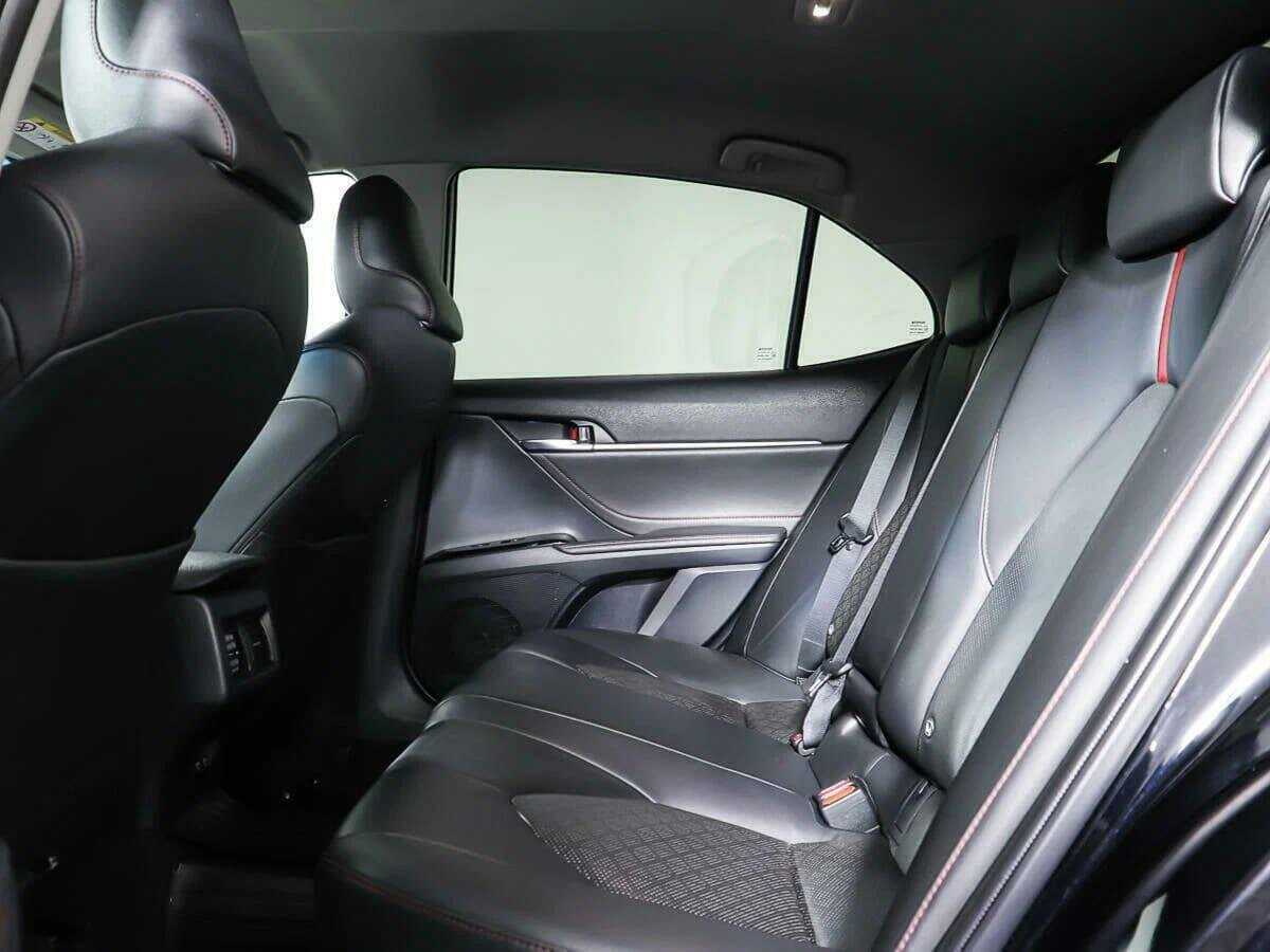 Купить Toyota Camry с пробегом. Фото: #12