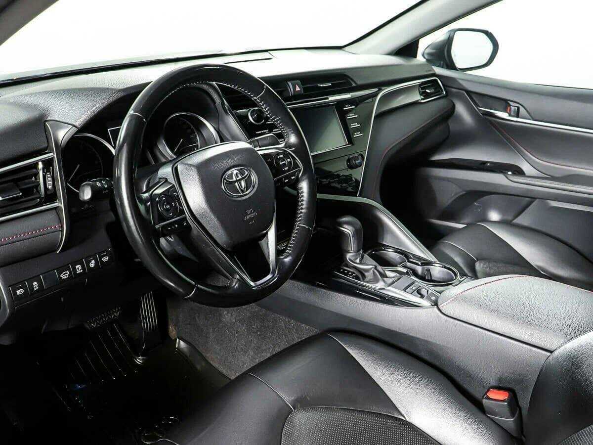 Купить Toyota Camry с пробегом. Фото: #13