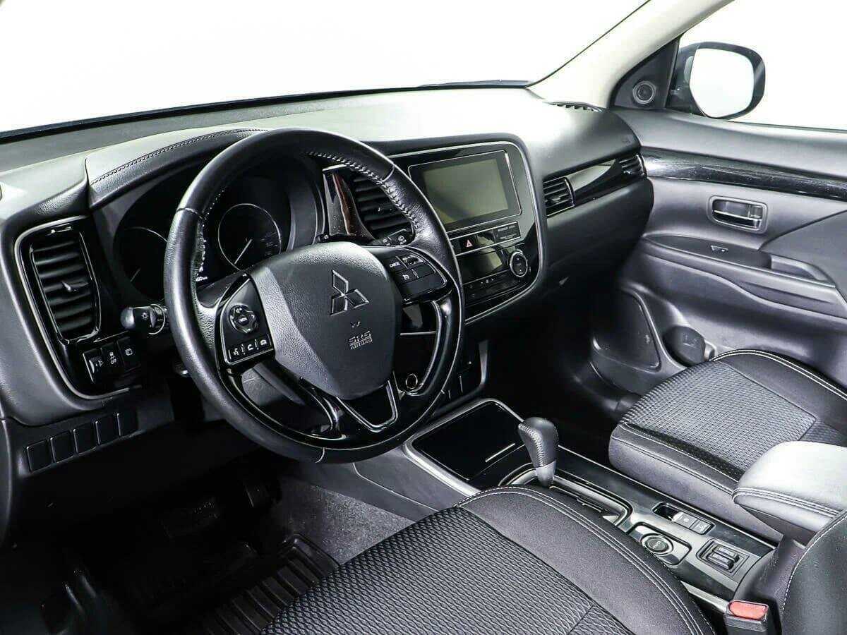 Купить Mitsubishi Outlander с пробегом. Фото: #13