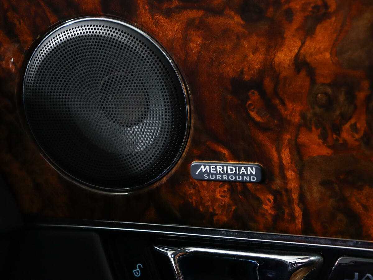 Купить Jaguar XJ с пробегом. Фото: #30