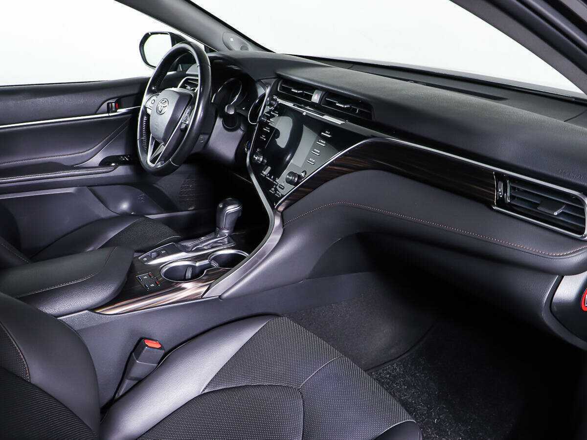 Купить Toyota Camry с пробегом. Фото: #8