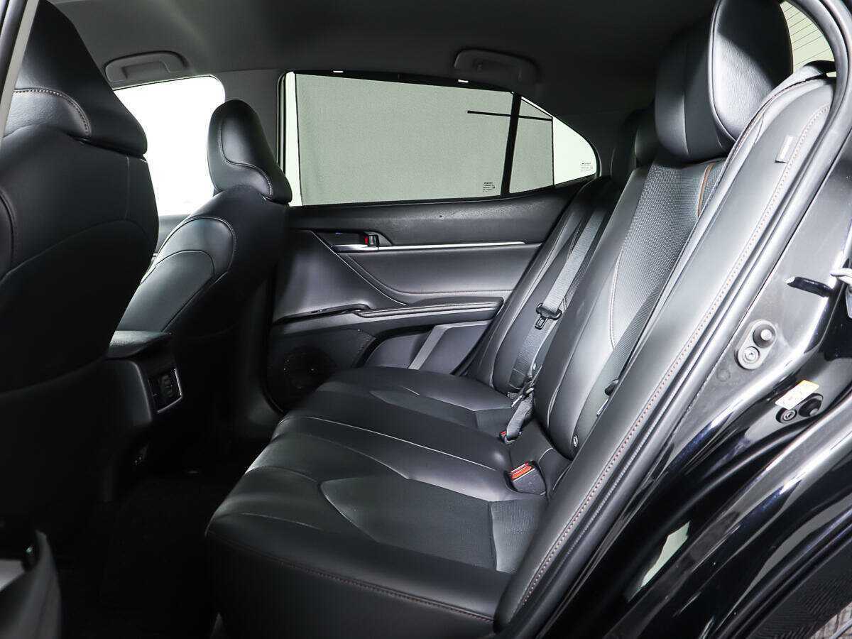 Купить Toyota Camry с пробегом. Фото: #9