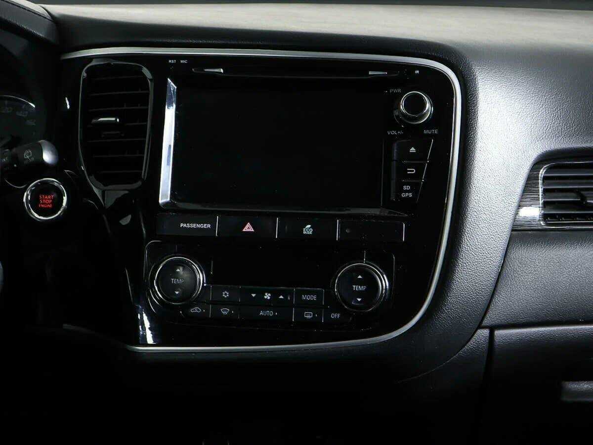 Купить Mitsubishi Outlander с пробегом. Фото: #11