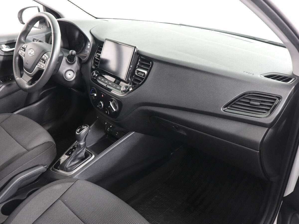 Купить Hyundai Solaris с пробегом. Фото: #9