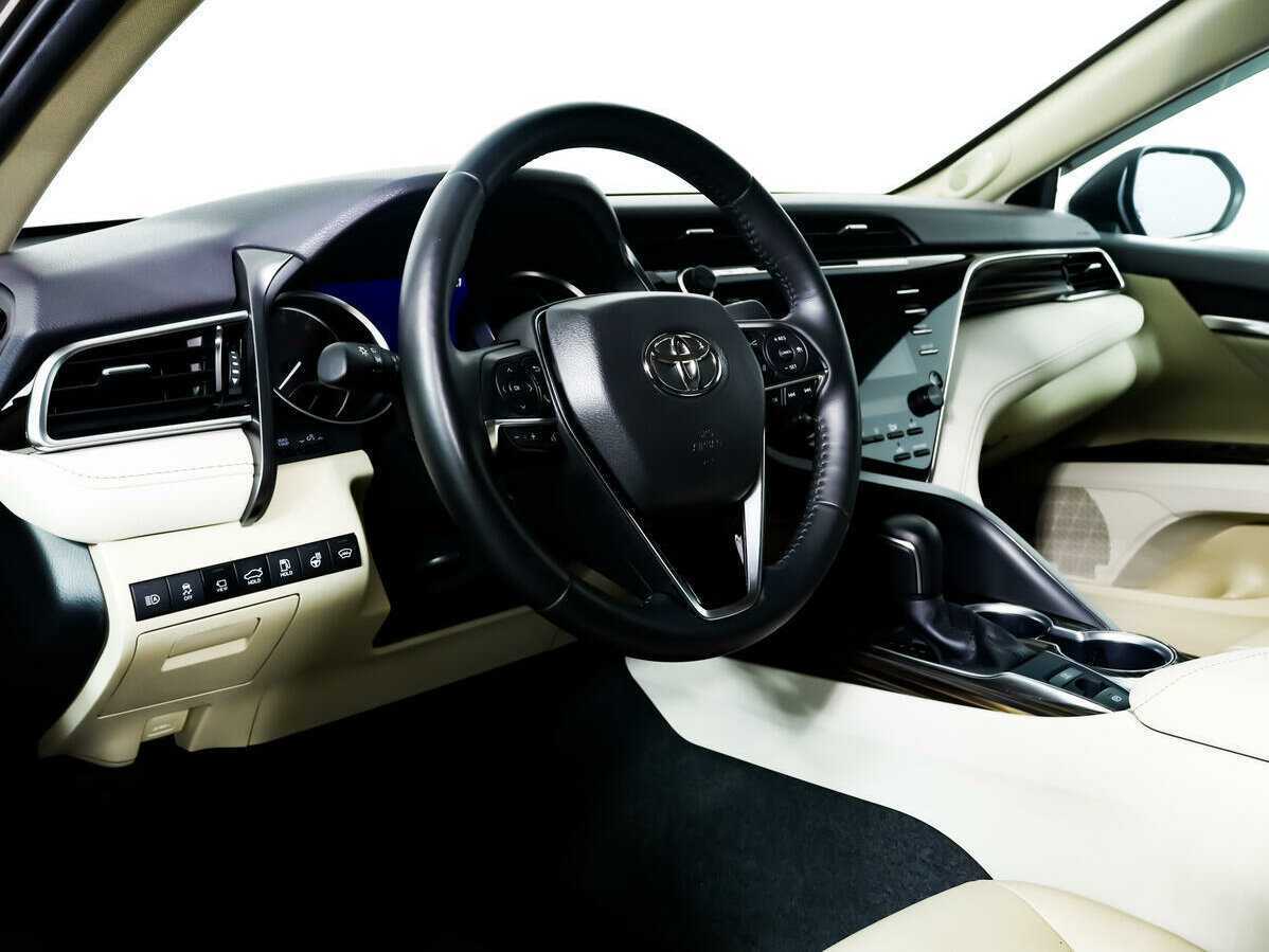 Купить Toyota Camry с пробегом. Фото: #12