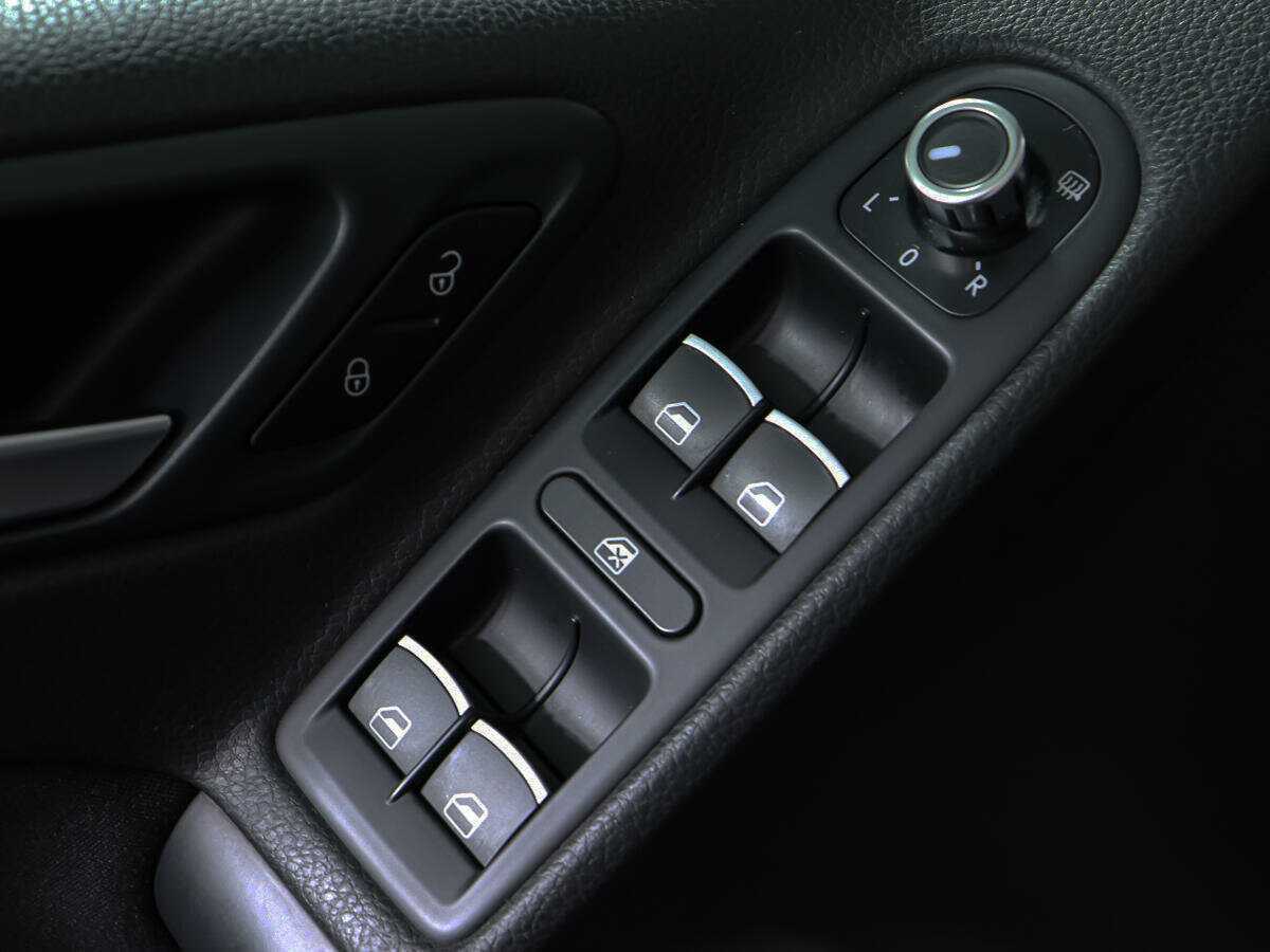 Купить Volkswagen Golf с пробегом. Фото: #11