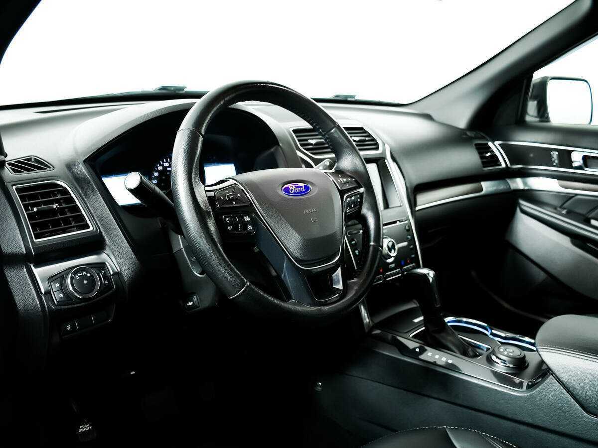 Купить Ford Explorer с пробегом. Фото: #11