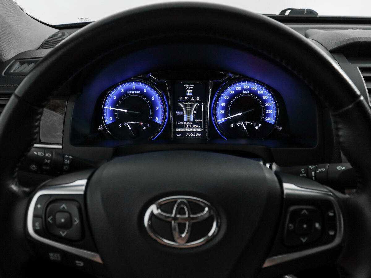 Купить Toyota Camry с пробегом. Фото: #18