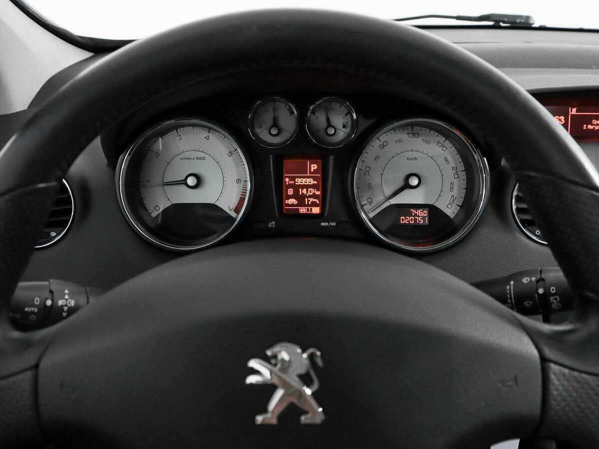 Купить Peugeot 308 с пробегом. Фото: #16