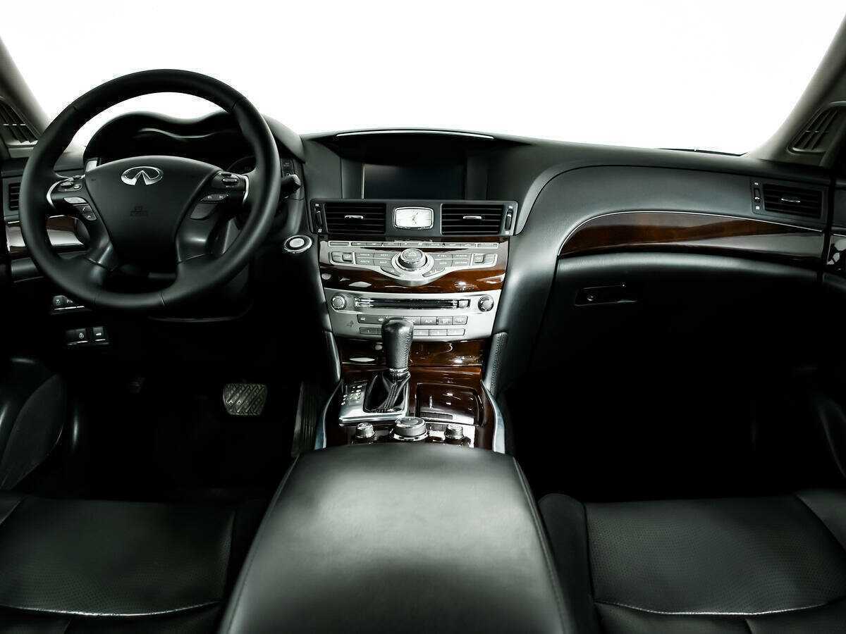 Купить Infiniti Q70 с пробегом. Фото: #10