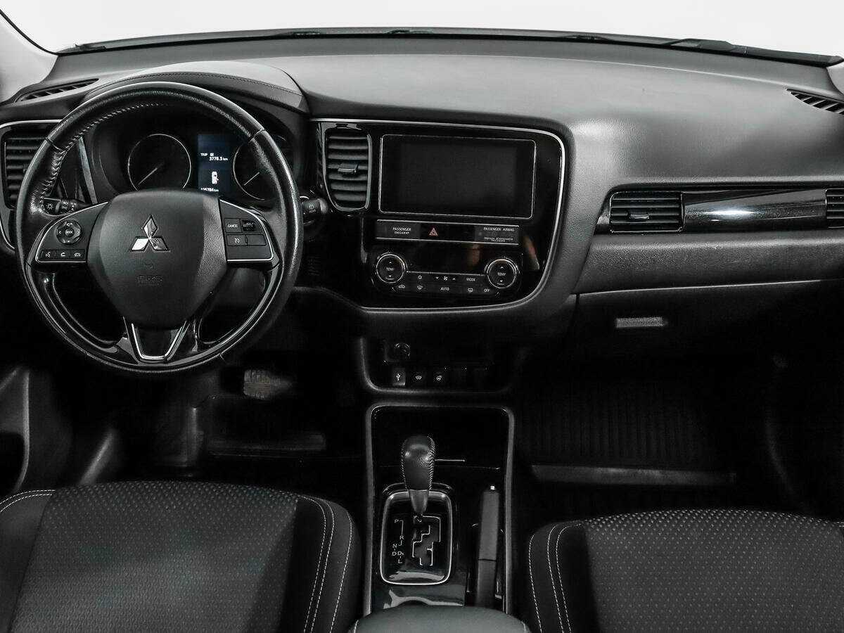 Купить Mitsubishi Outlander с пробегом. Фото: #12