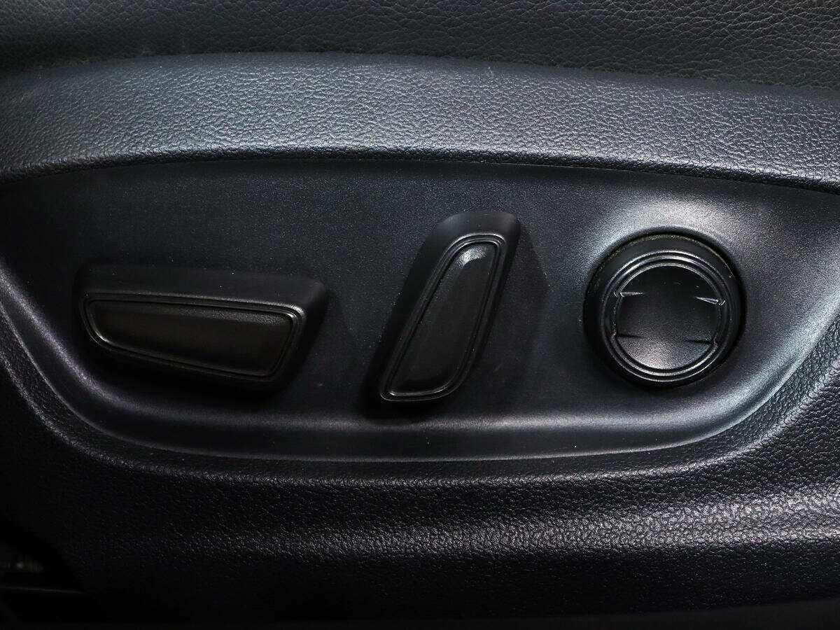 Купить Toyota Camry с пробегом. Фото: #20