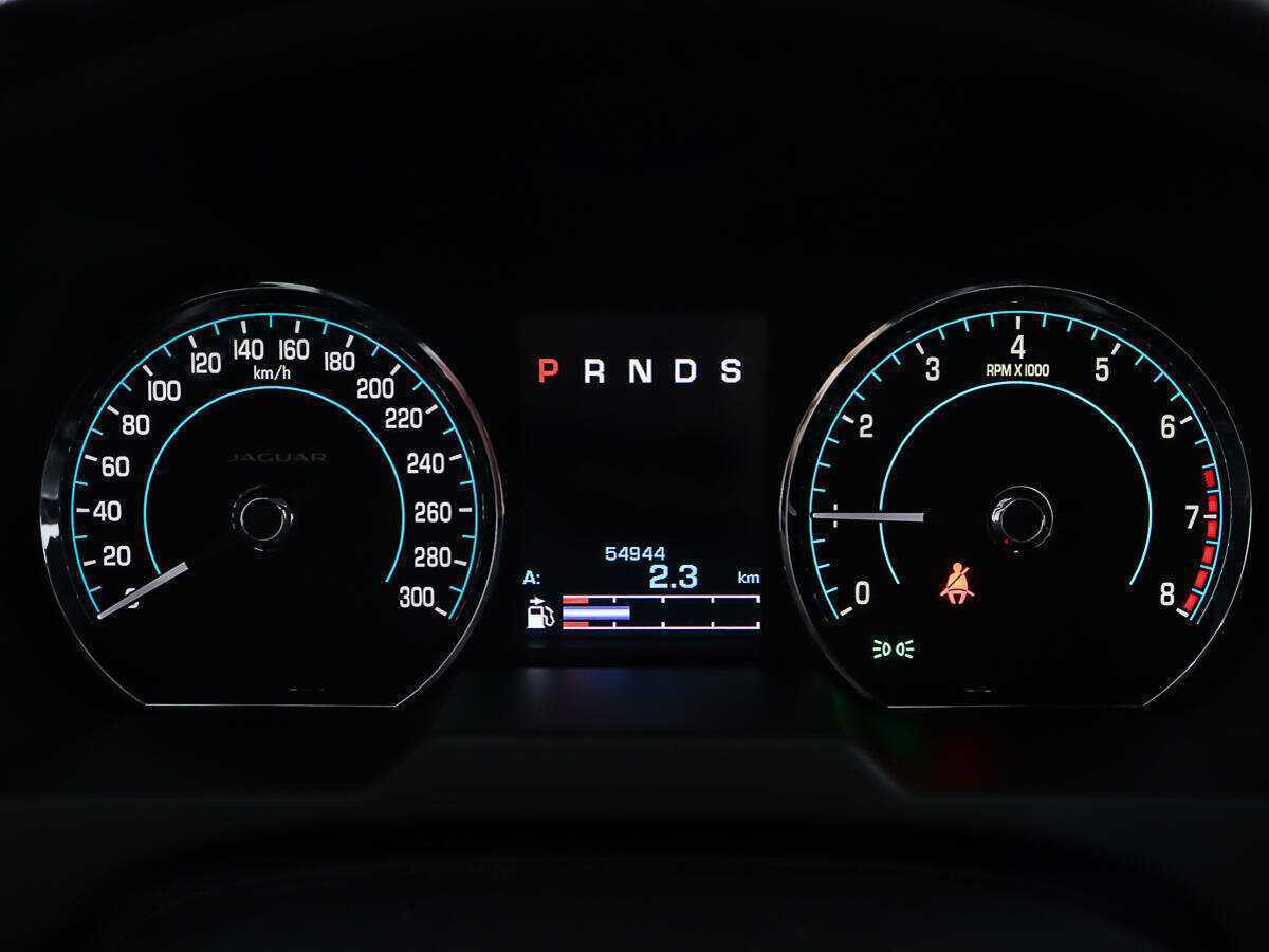 Купить Jaguar XF с пробегом. Фото: #13