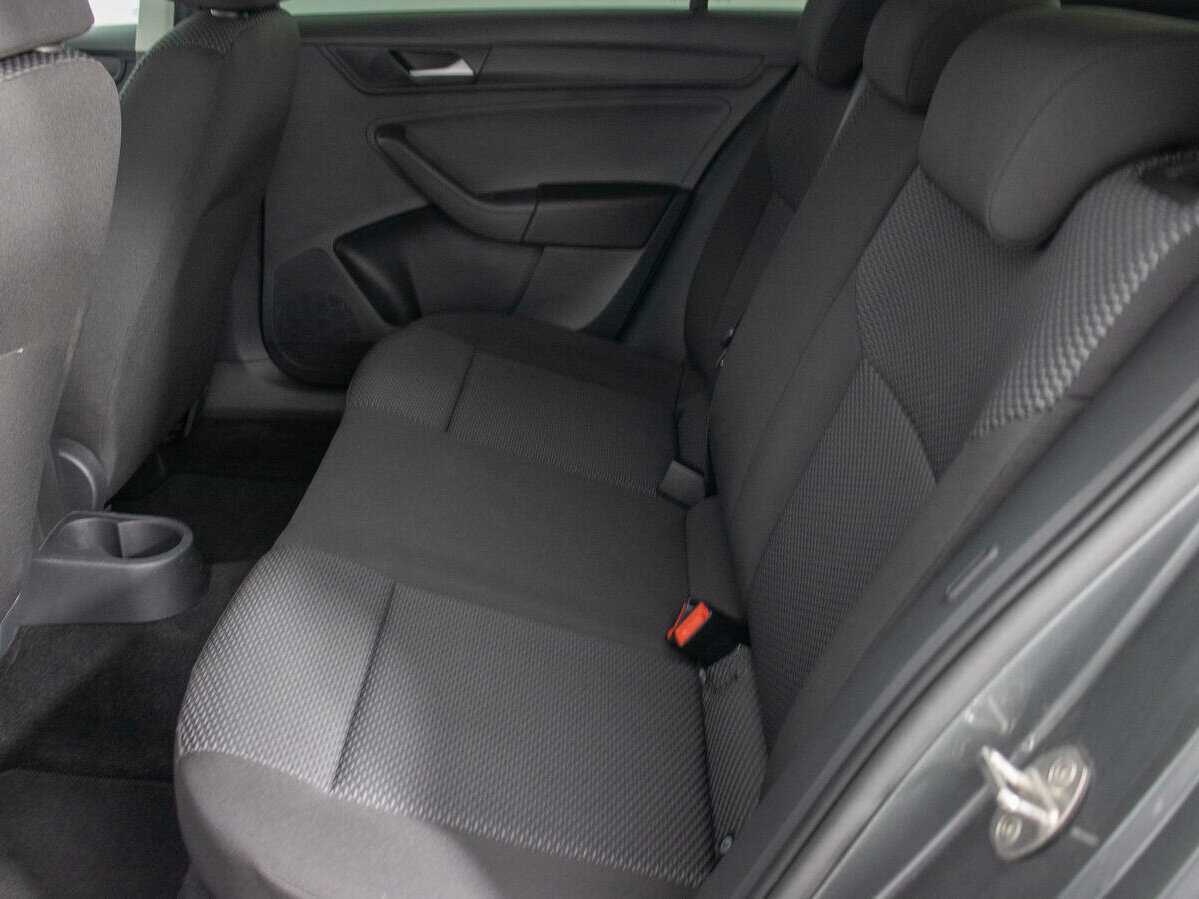 Купить Volkswagen Polo с пробегом. Фото: #10