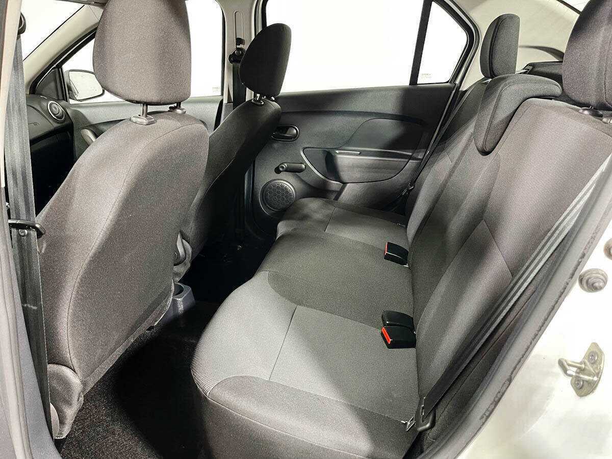 Купить Renault Logan с пробегом. Фото: #9