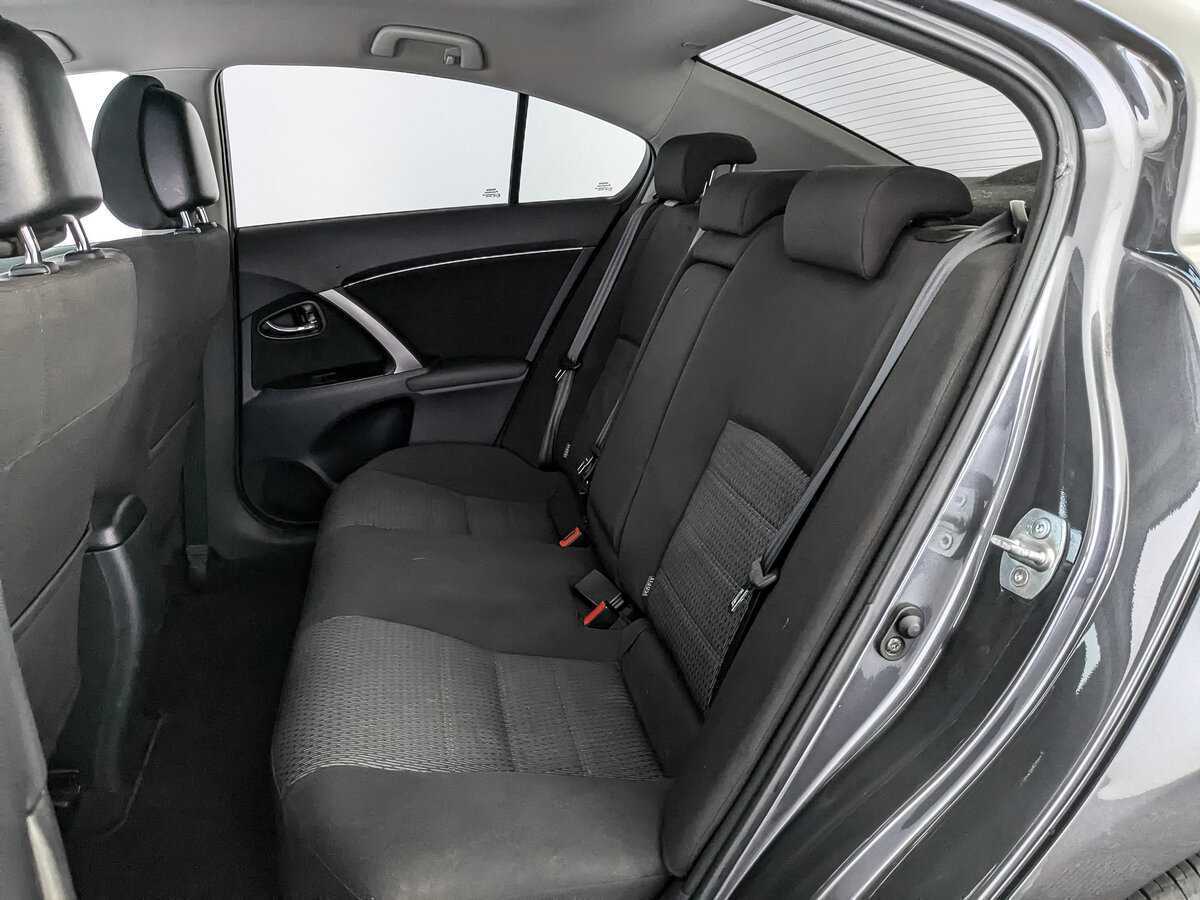 Купить Toyota Avensis с пробегом. Фото: #9
