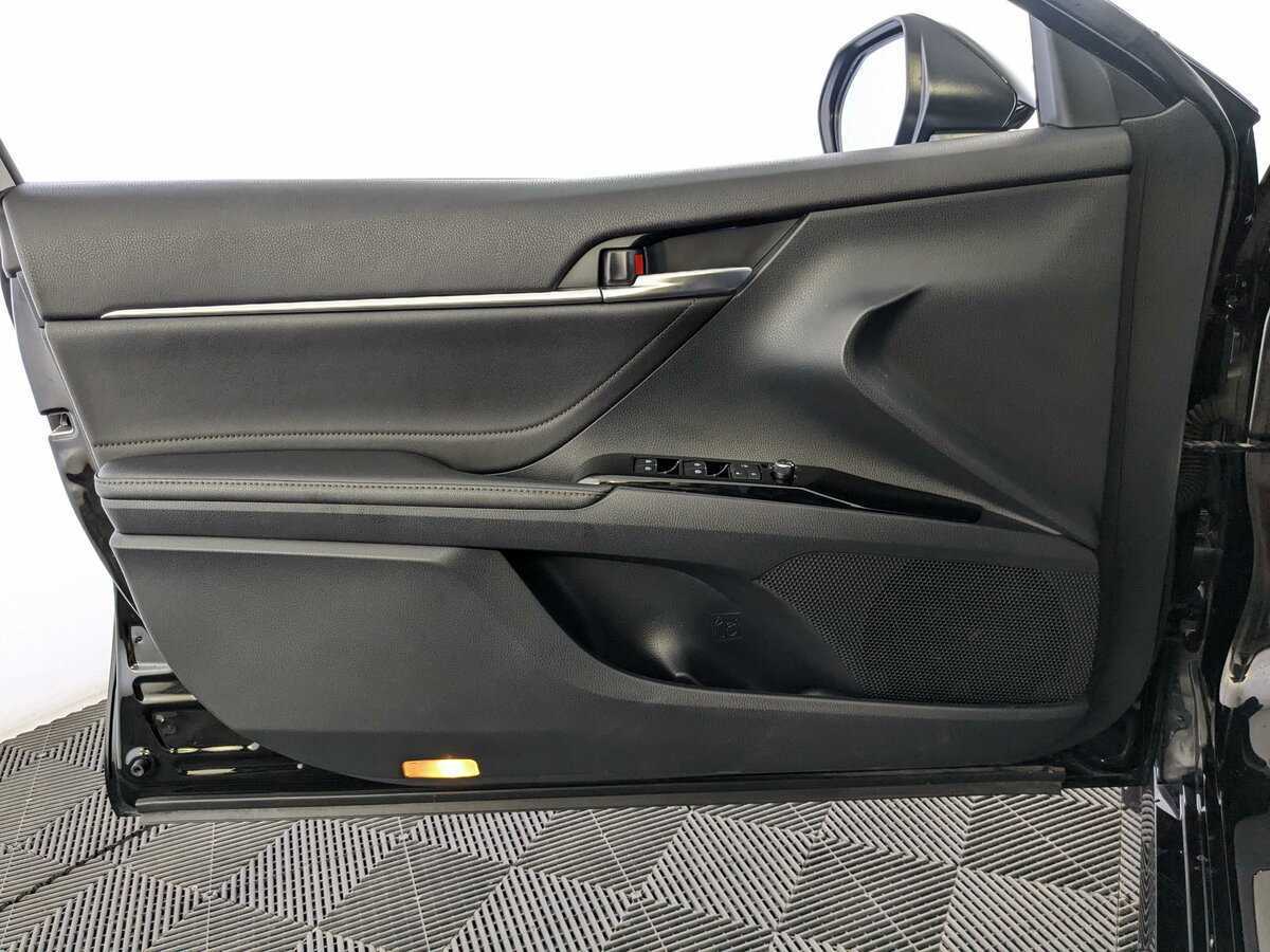 Купить Toyota Camry с пробегом. Фото: #11