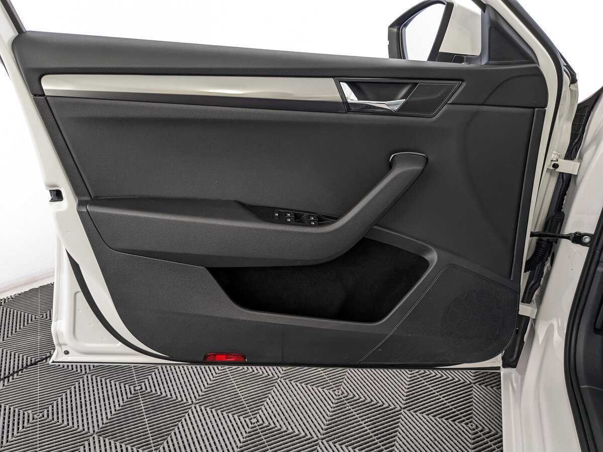 Купить Skoda Superb с пробегом. Фото: #14