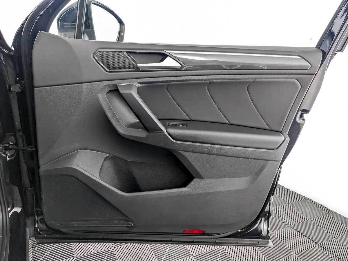 Купить Volkswagen Tiguan с пробегом. Фото: #20