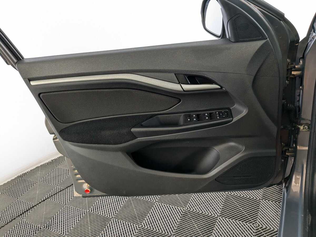 Купить Lada (ВАЗ) Vesta с пробегом. Фото: #13