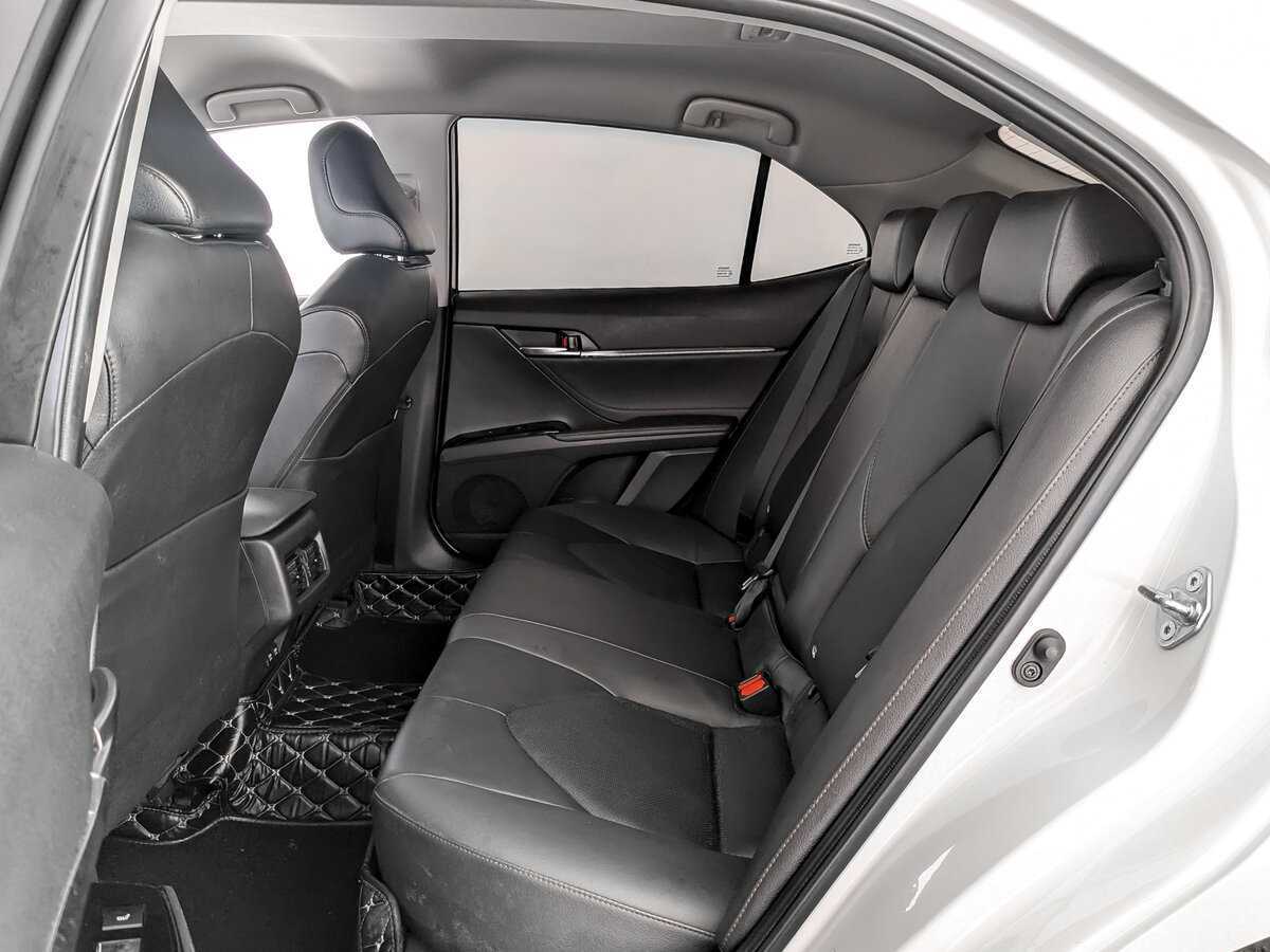 Купить Toyota Camry с пробегом. Фото: #9