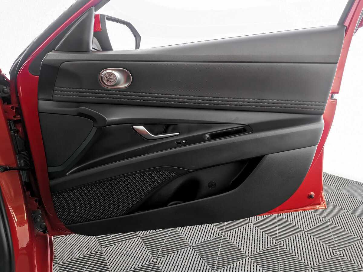 Купить Hyundai Elantra с пробегом. Фото: #17