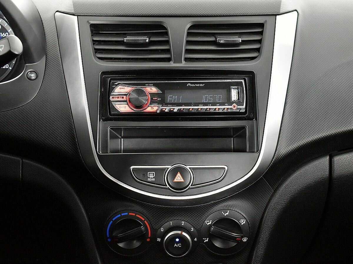 Купить Hyundai Solaris с пробегом. Фото: #12